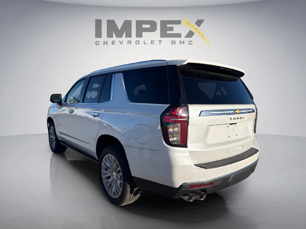 Used 2023 IRIDESCENT PEARL TRICOAT Chevrolet High Country image 3