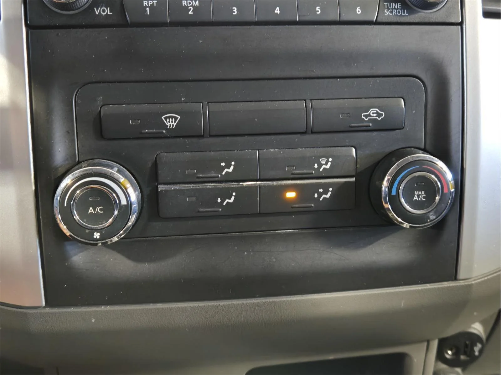 Used 2018 Gun Metallic Nissan SV V6 image 20