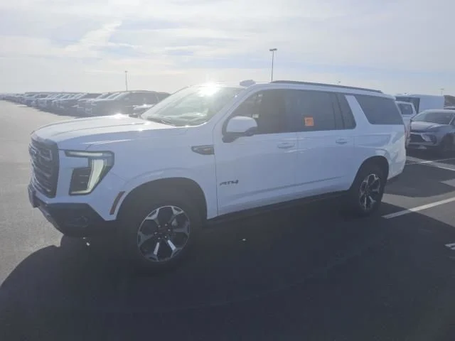 Used 2025 White GMC AT4 image 6