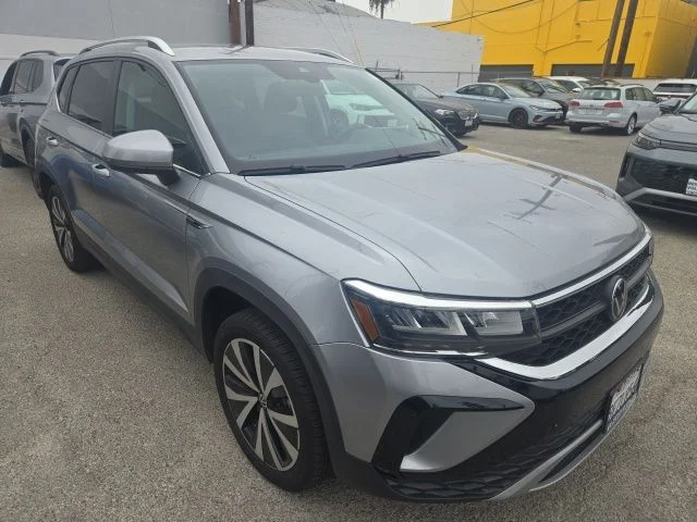 2023 Volkswagen Taos 1.5T SE's photo