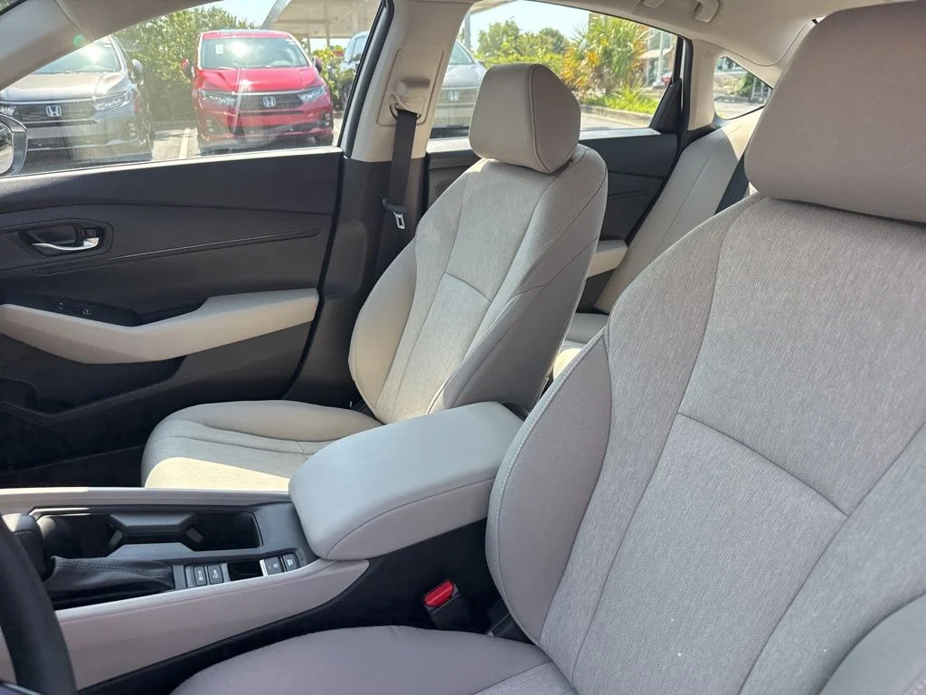 New 2026 Platinum White Pearl Honda LX image 24