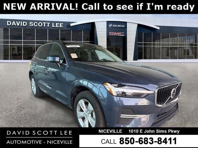 2022 Volvo XC60 B5 Momentum