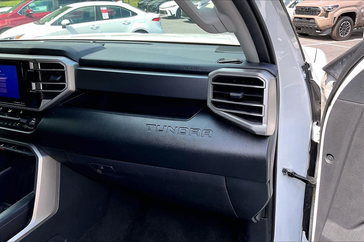 Used 2023 Ice Cap Toyota SR5 image 18
