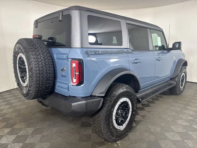 New 2025 Azure Gray Metallic Tri-Coat Ford Outer Banks image 3