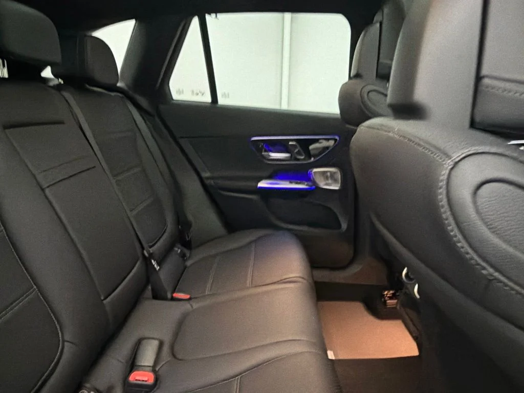 New 2027 White Mercedes-Benz GLC 300 image 26