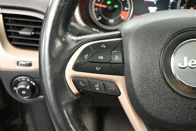 Used 2015 Gray Jeep Limited image 28