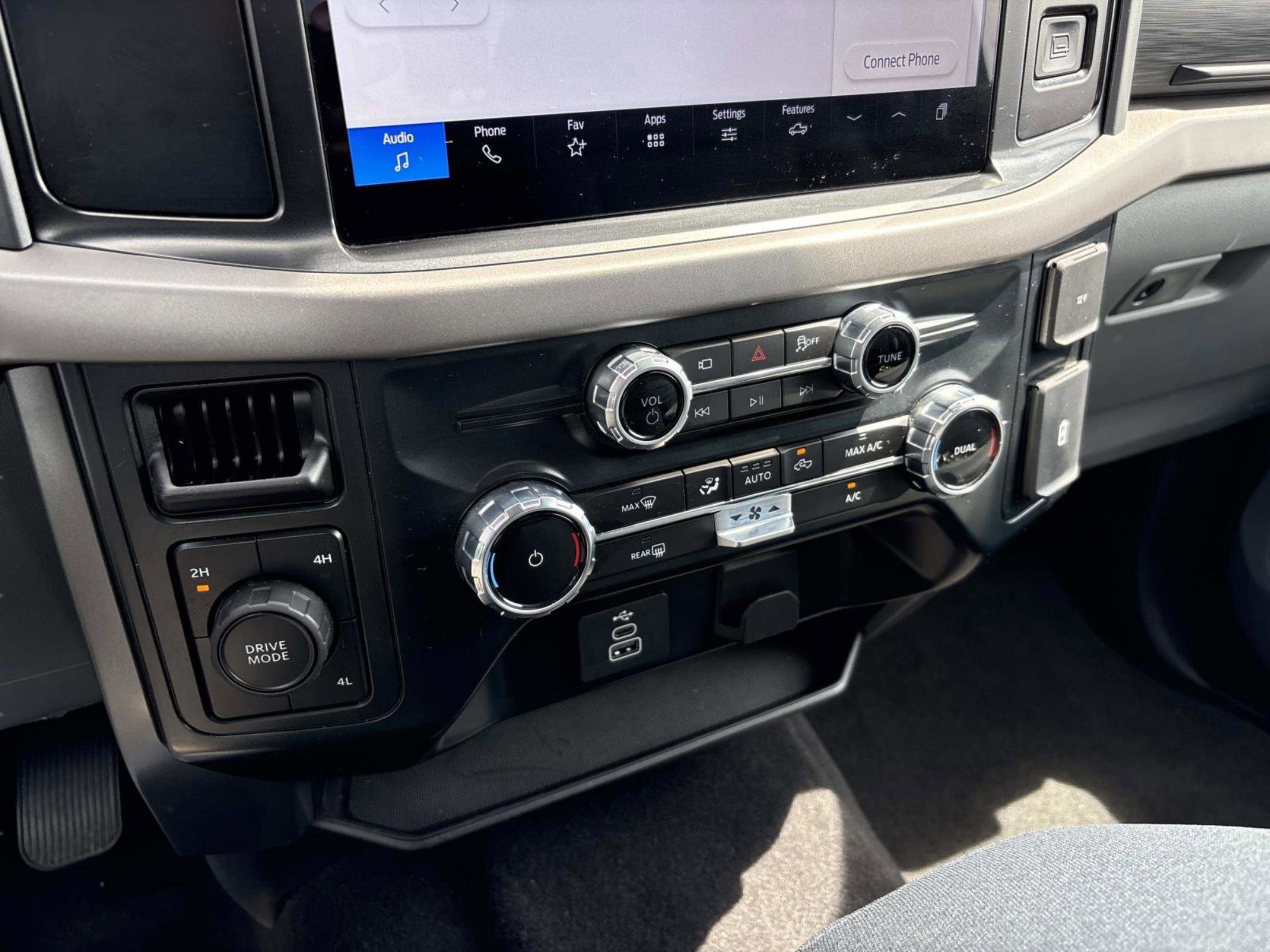 2025 Ford F-150 XLT - Photo 32