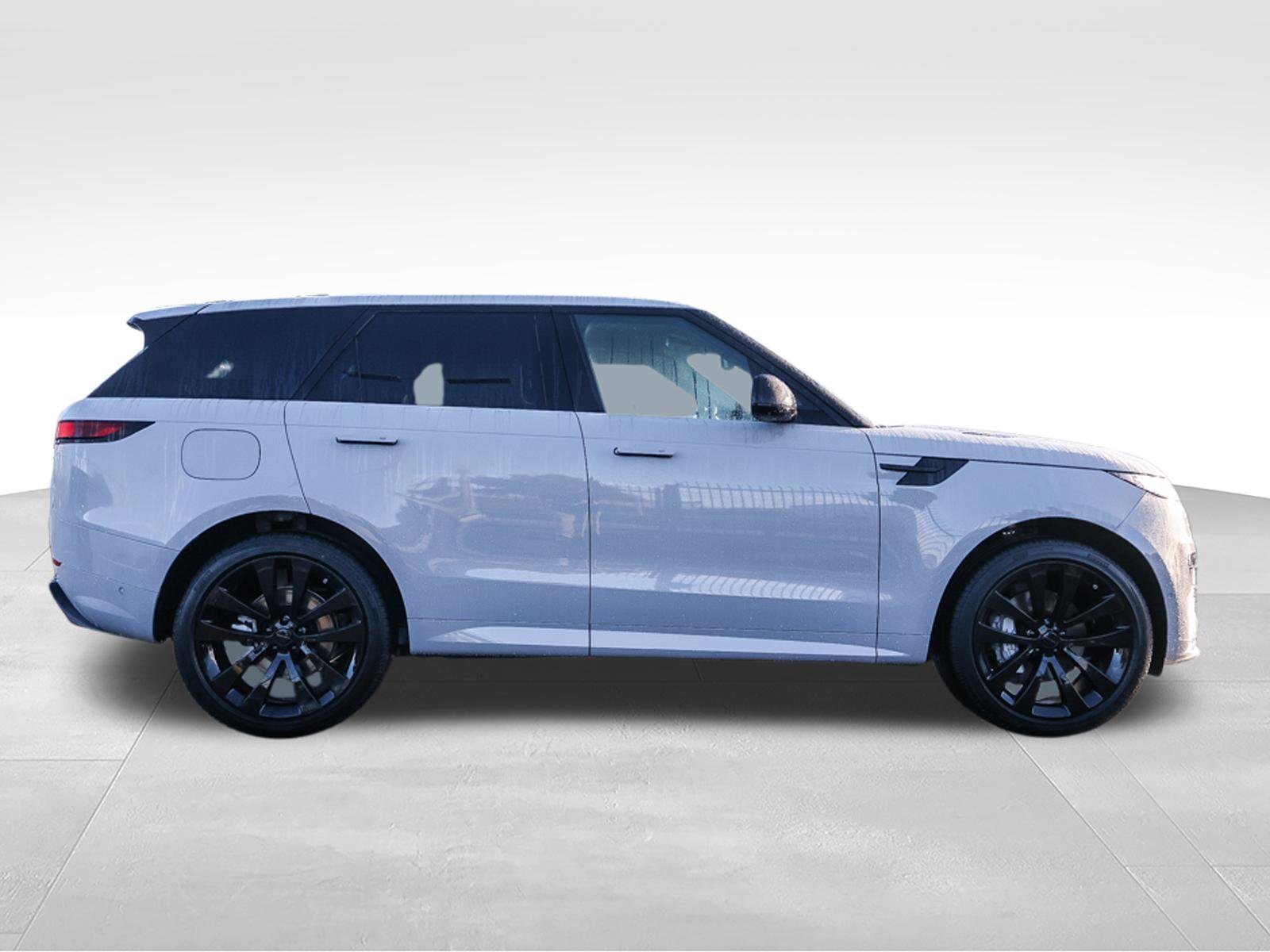 New 2026 Borasco Grey LAND ROVER Dynamic SE image 4