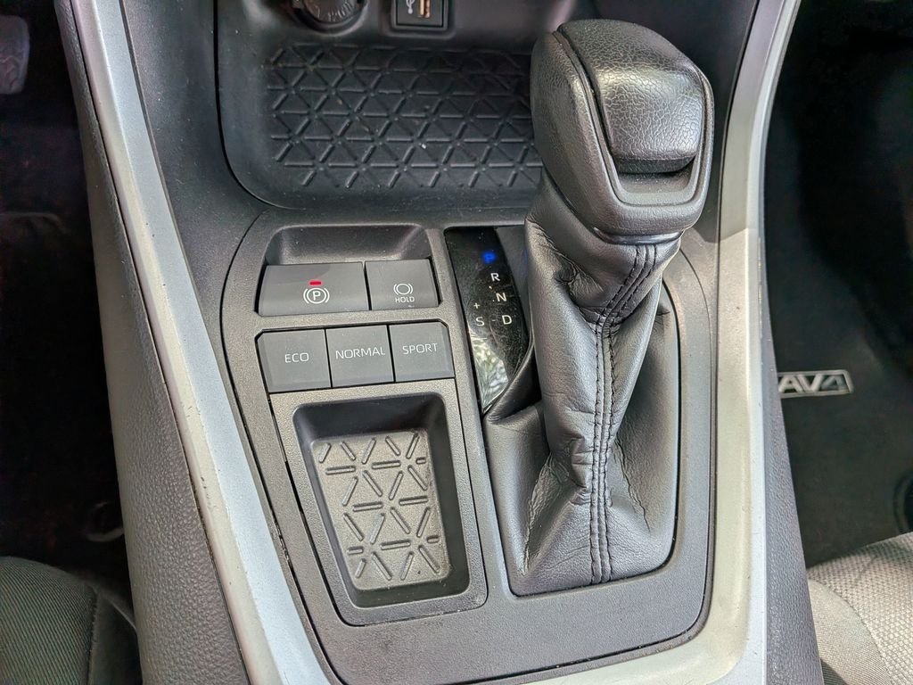 Used 2024 Silver Toyota XLE image 22