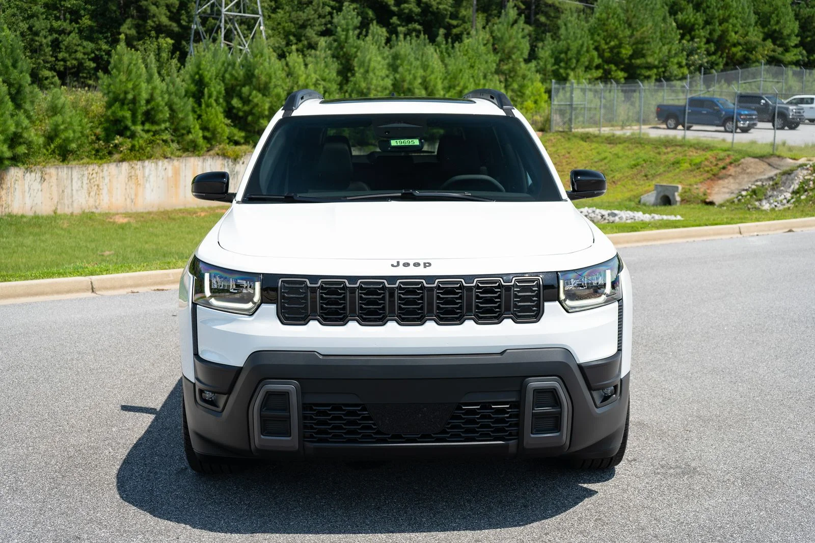New 2026 Bright White Clear-Coat Exterior Paint Jeep  image 2