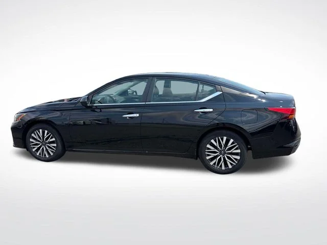 Used 2024 Nissan Altima SV with VIN 1N4BL4DVXRN372853 for sale in New Bedford, MA