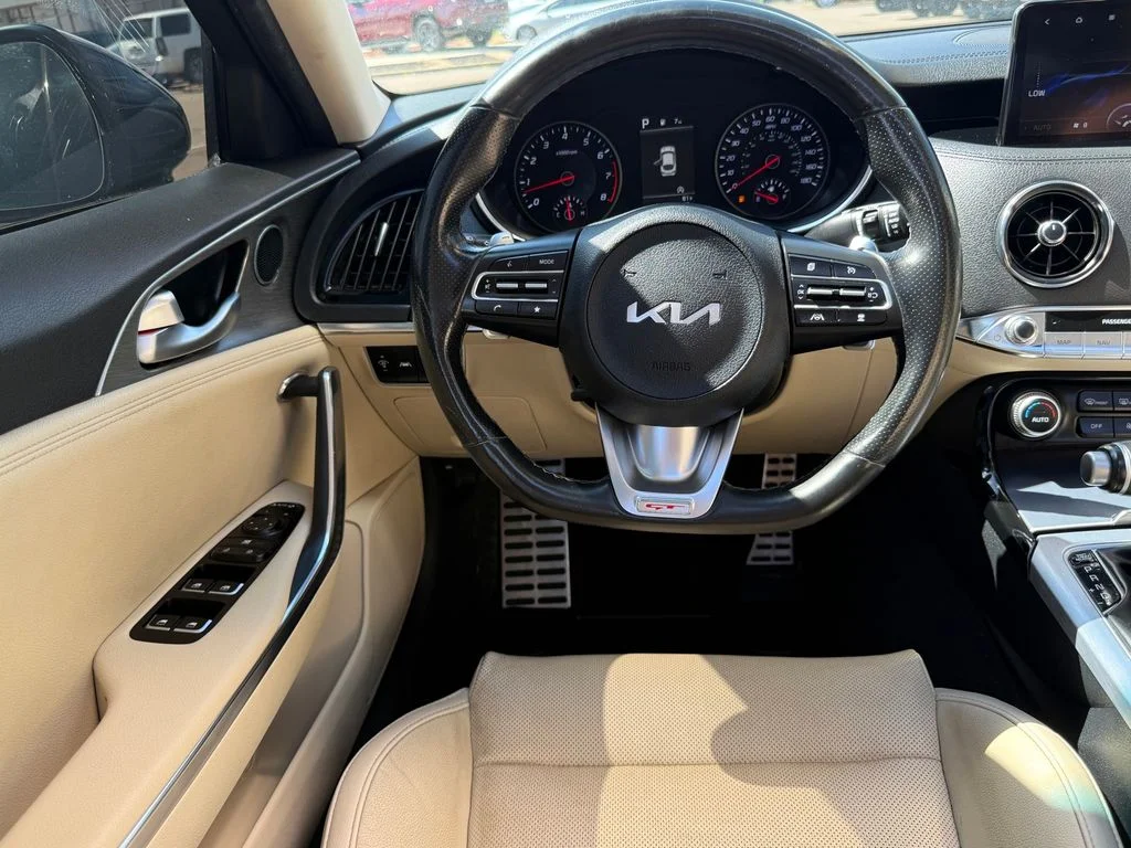 Used 2022 Ascot Green Kia GT1 image 46