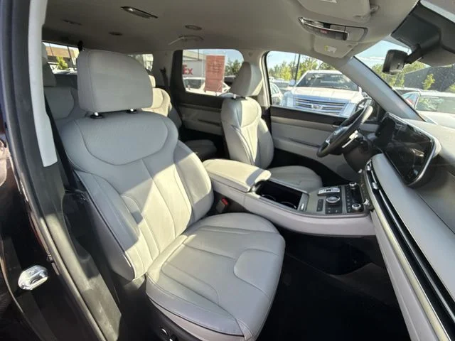 Used 2023 Black Hyundai SEL image 24