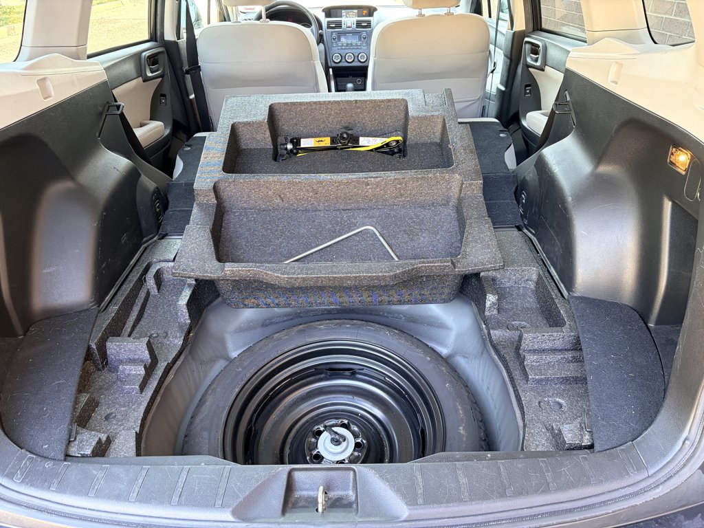 Used 2015 Dark Gray Metallic Subaru 2.5i Premium image 26