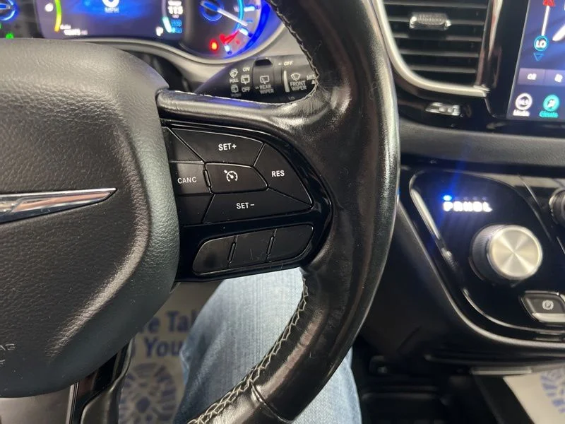 Used 2020 Gray Chrysler Touring L image 23