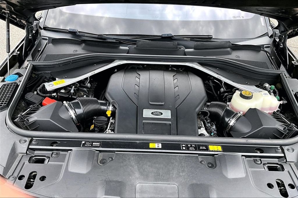 Used 2023 Black Land Rover Autobiography image 9
