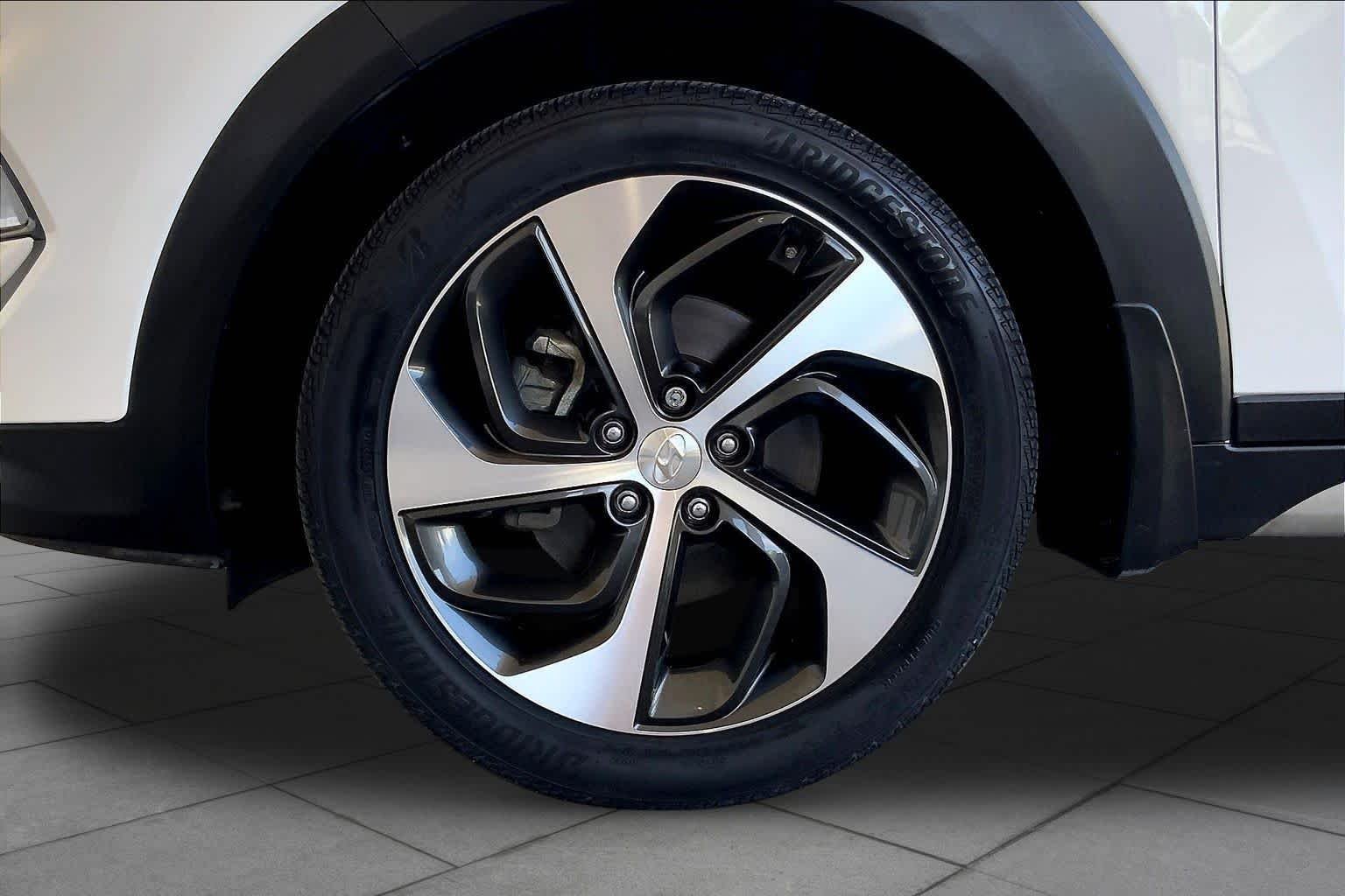 Used 2018 Dazzling White Hyundai Limited image 11