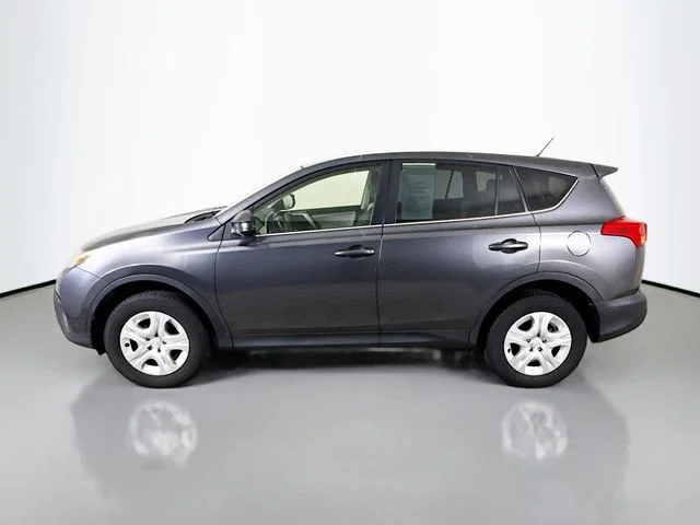 Used 2014 Gray Toyota LE image 4