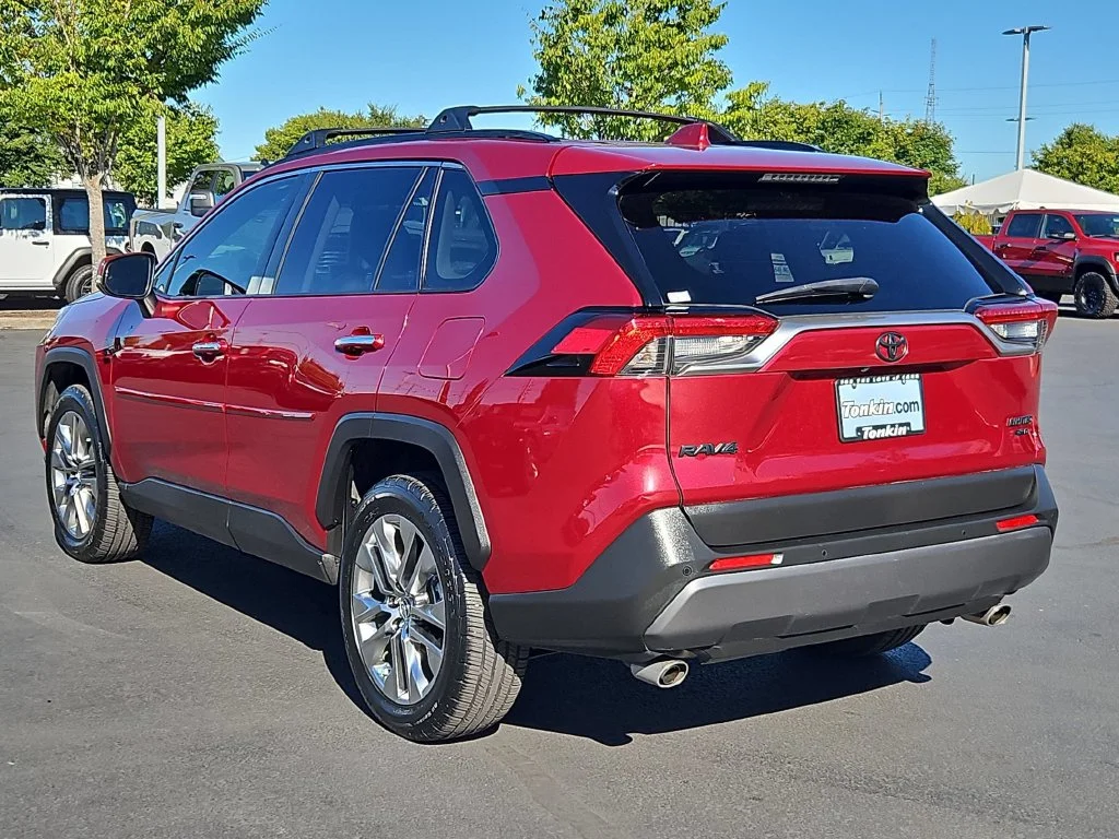 Used 2019 Pearl Toyota Limited image 4