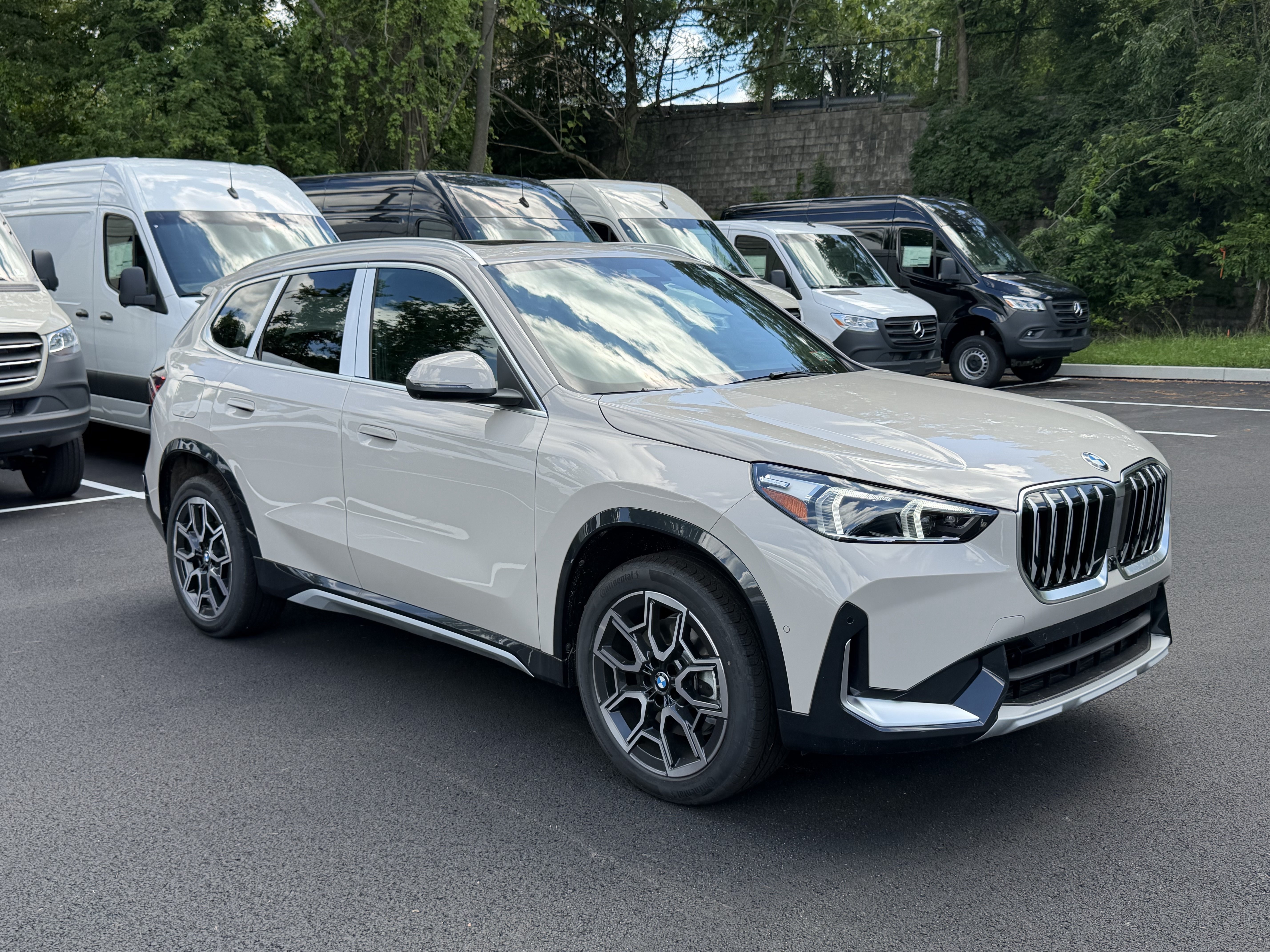 New 2026 Dune Grey Metallic BMW xDrive28i image 6