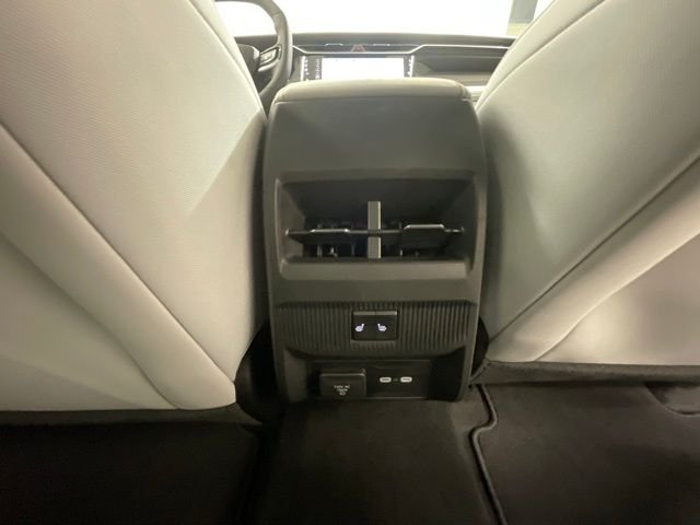 New 2026 Bright White Clear-Coat Exterior Paint Jeep Overland image 26