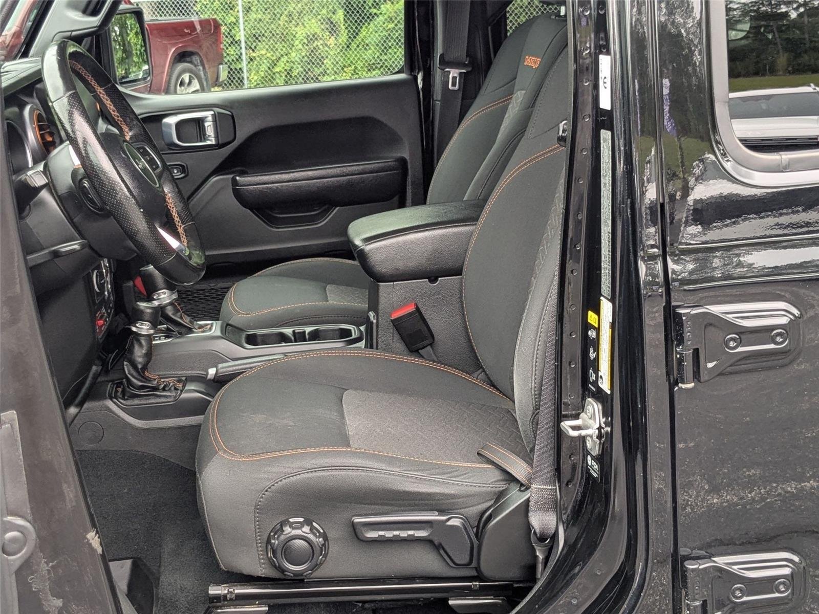 Used 2022 Black Clearcoat Jeep Mojave image 12
