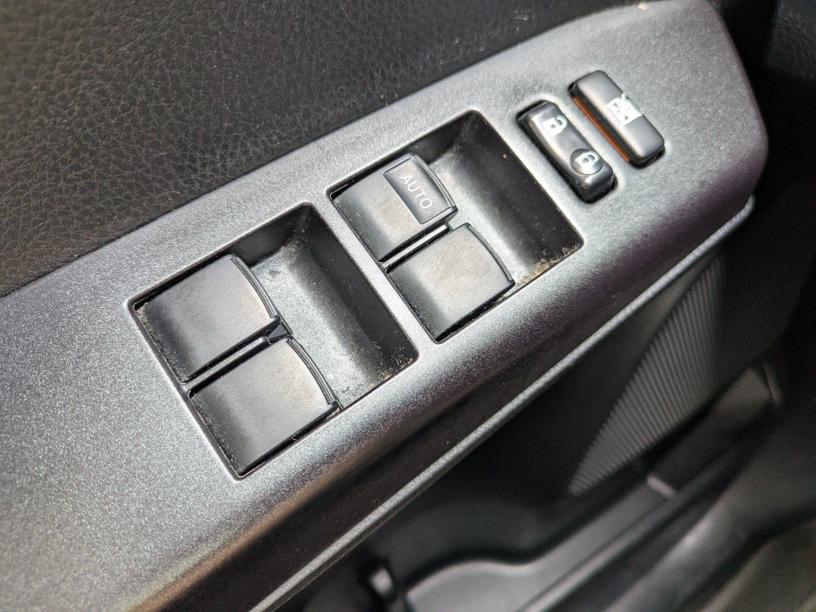 Used 2018 Magnetic Gray Metallic Toyota XLE image 24