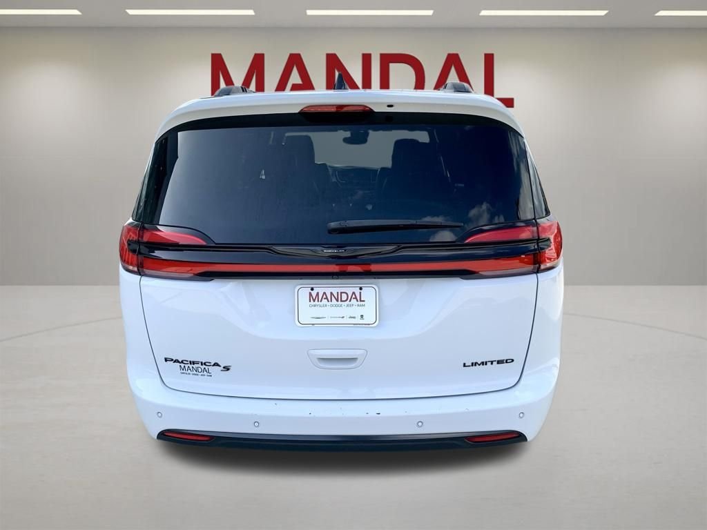 Used 2025 White Chrysler Limited image 6