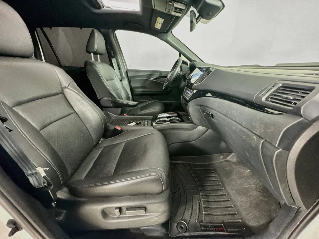 Certified Used 2023 White Honda Elite image 38