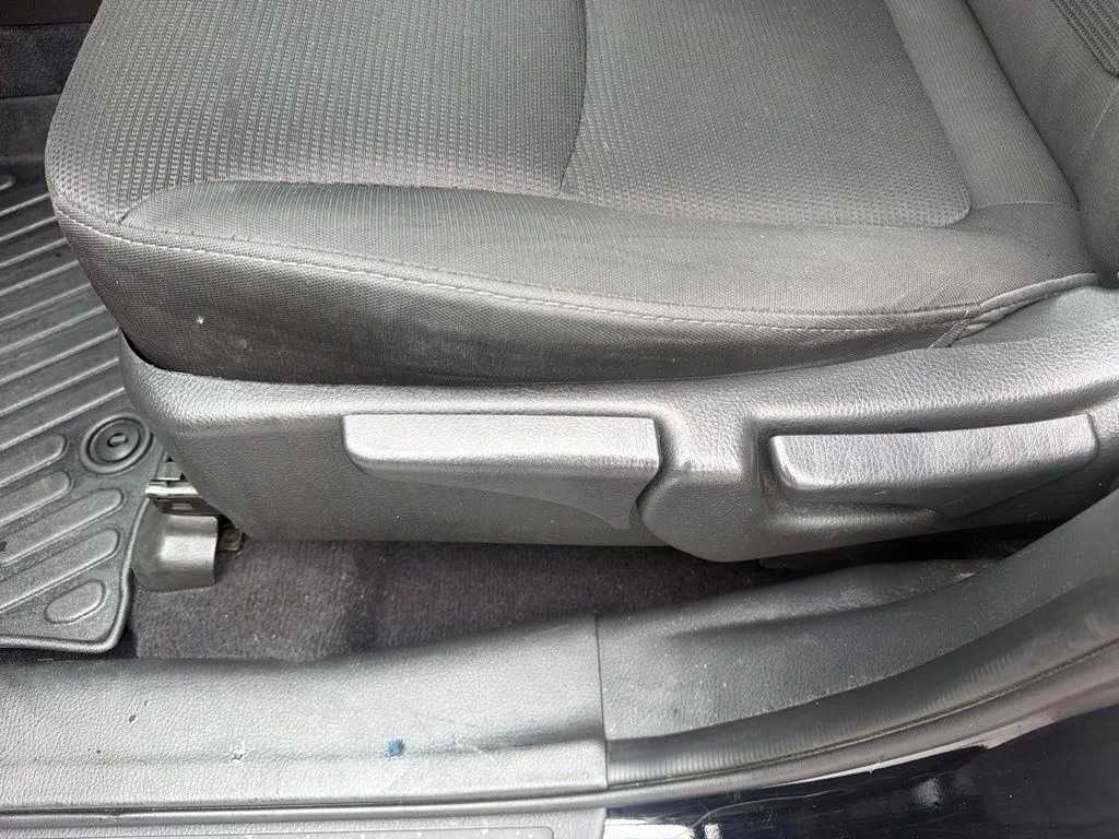 Used 2015 Black Kia LX image 29