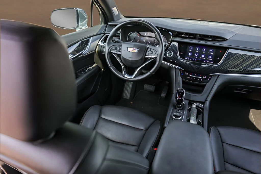 Used 2025 Silver Cadillac Premium Luxury image 29