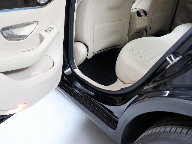 Used 2017 Black Mercedes-Benz GLC 300 image 28