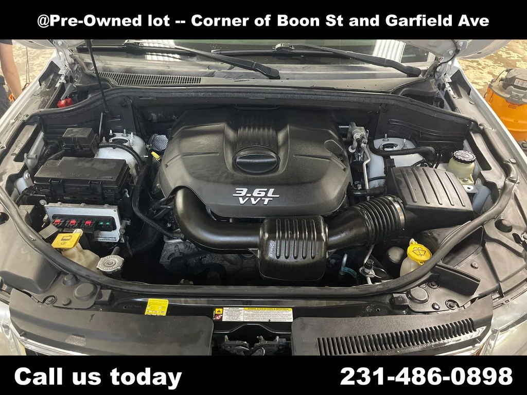 Used 2013 White Jeep Laredo image 10