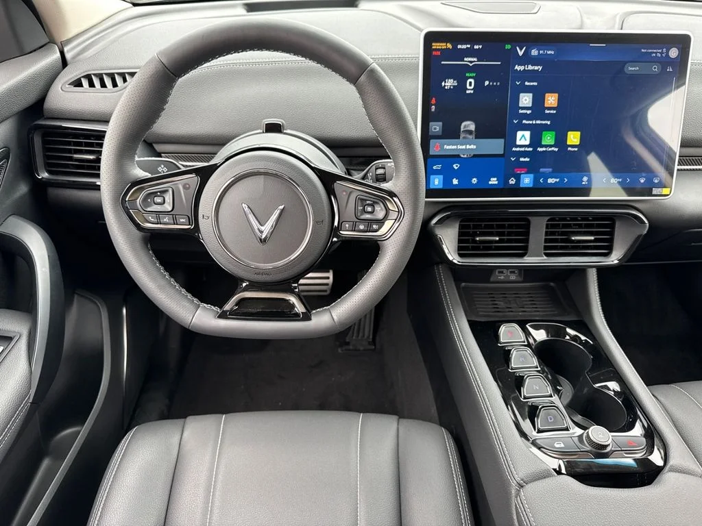 2025 VinFast VF 8 Eco - Photo 20