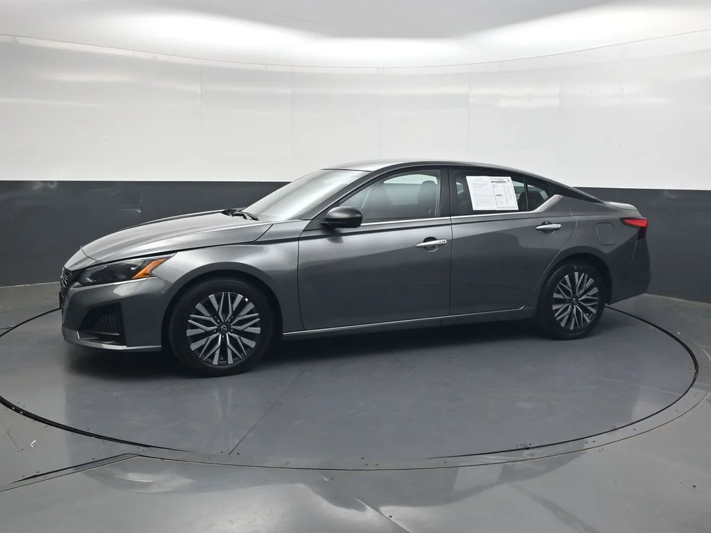 Used 2025 Gray Nissan 2.5 SV image 11