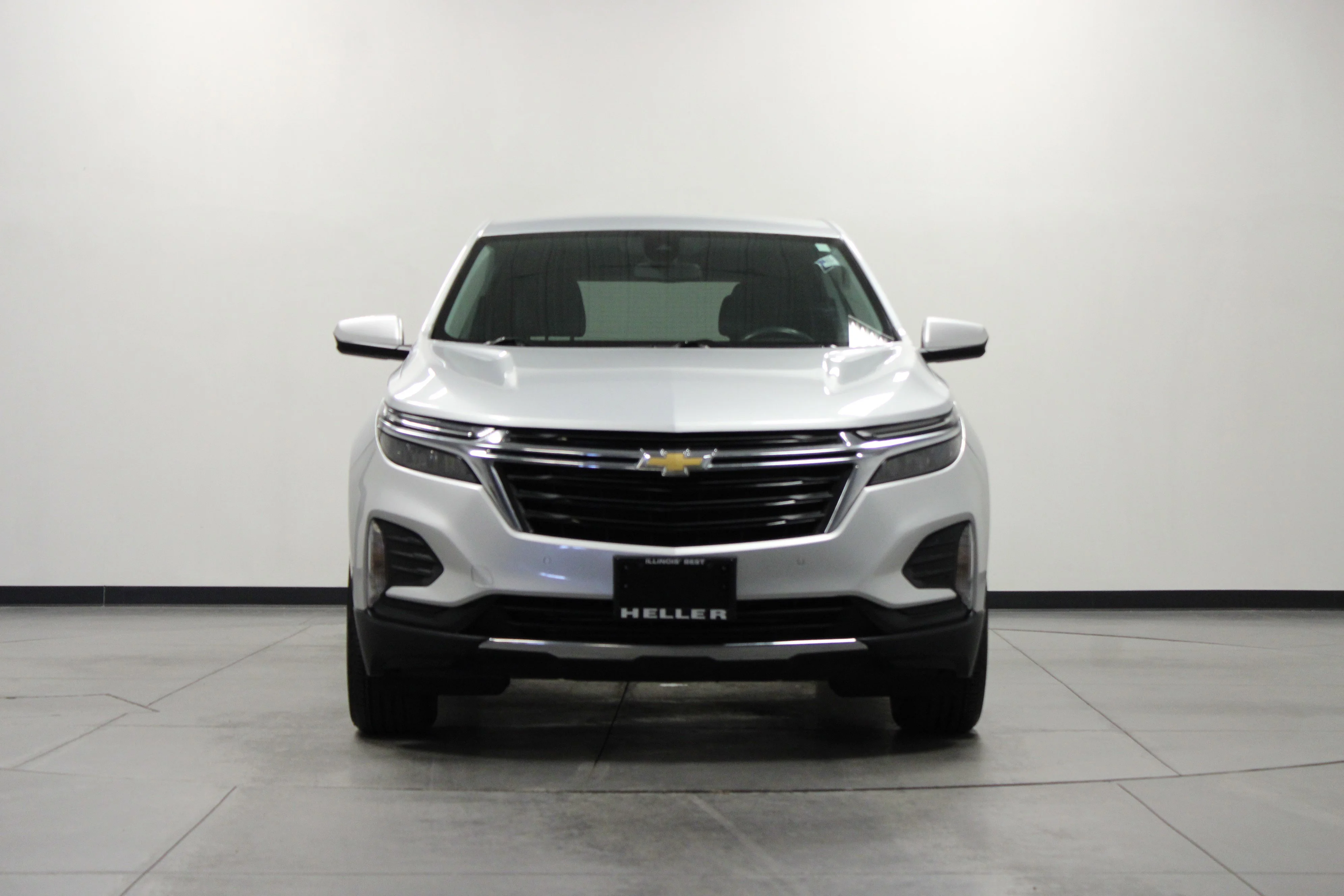 Used 2022 Silver Ice Metallic Chevrolet LT image 9