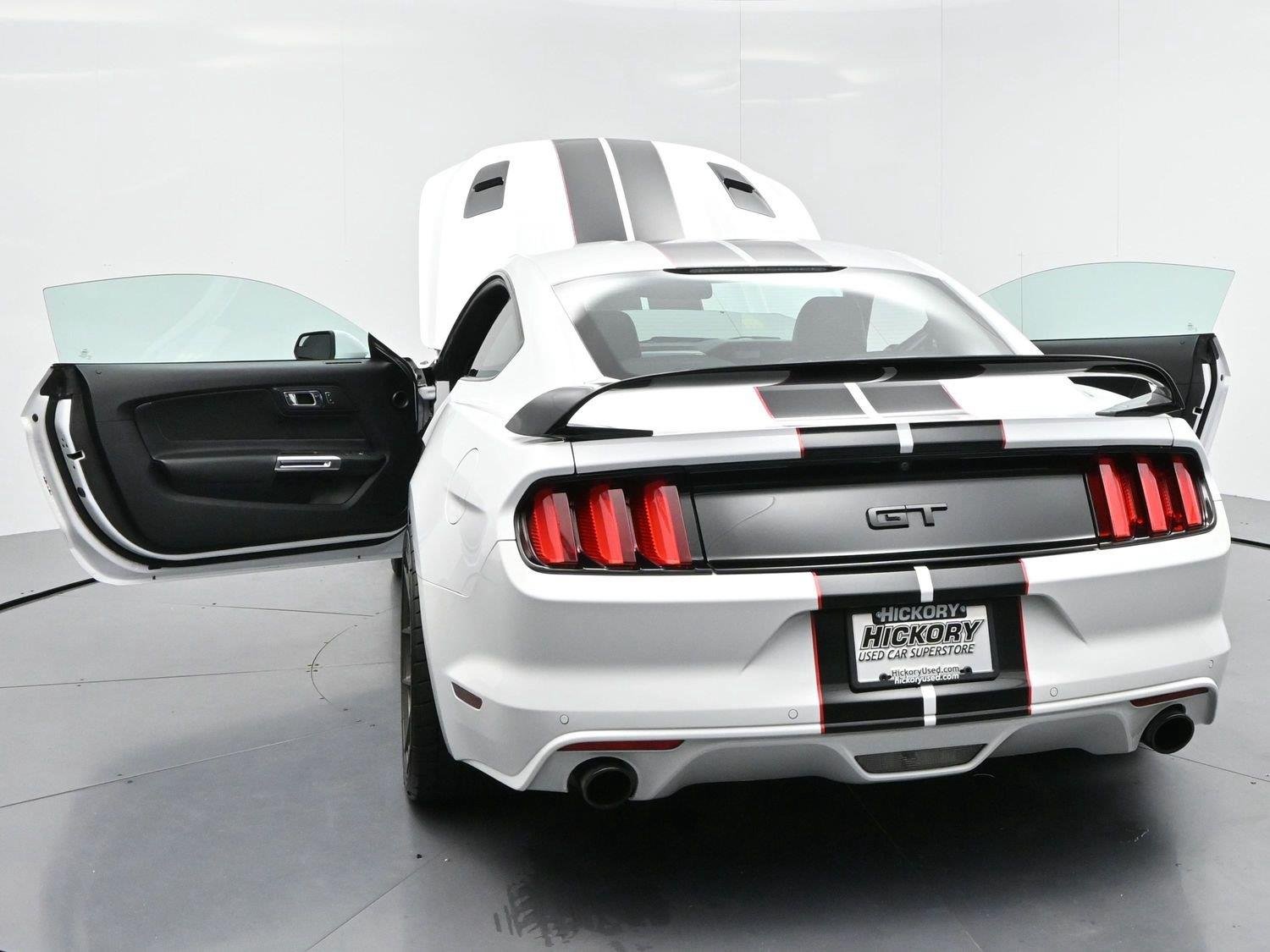 Used 2016 Oxford White Ford GT image 41