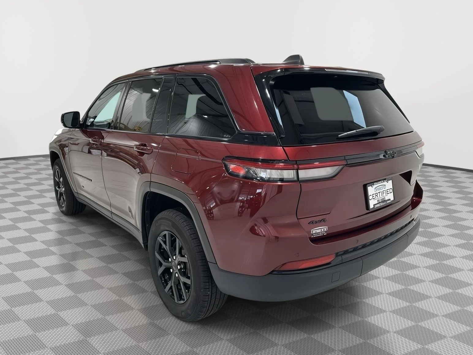 Used 2025 Velvet Red Pearlcoat Jeep Altitude image 3