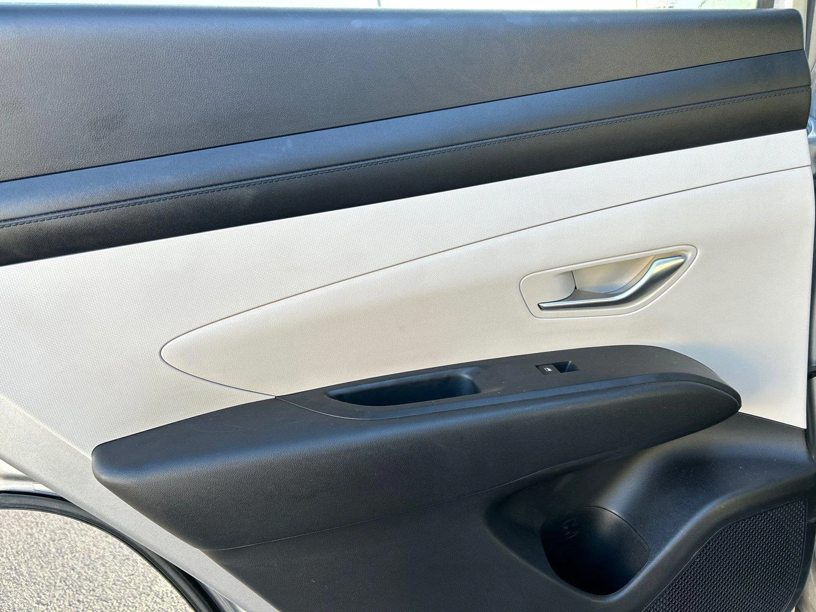 Used 2025 Shimmering Silver Hyundai SEL image 36