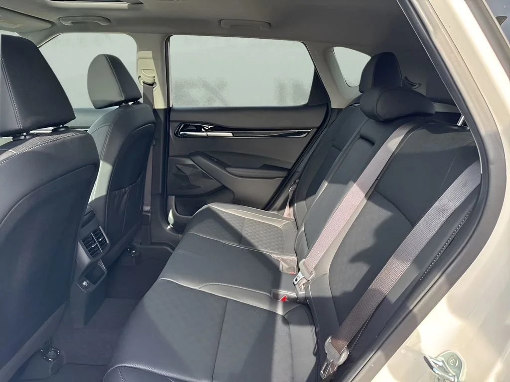Used 2023  Kia EX image 13