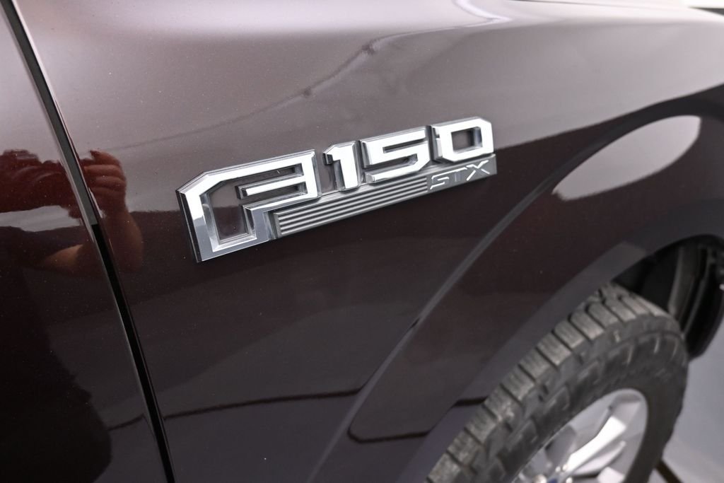Used 2018 Red Ford XL image 16