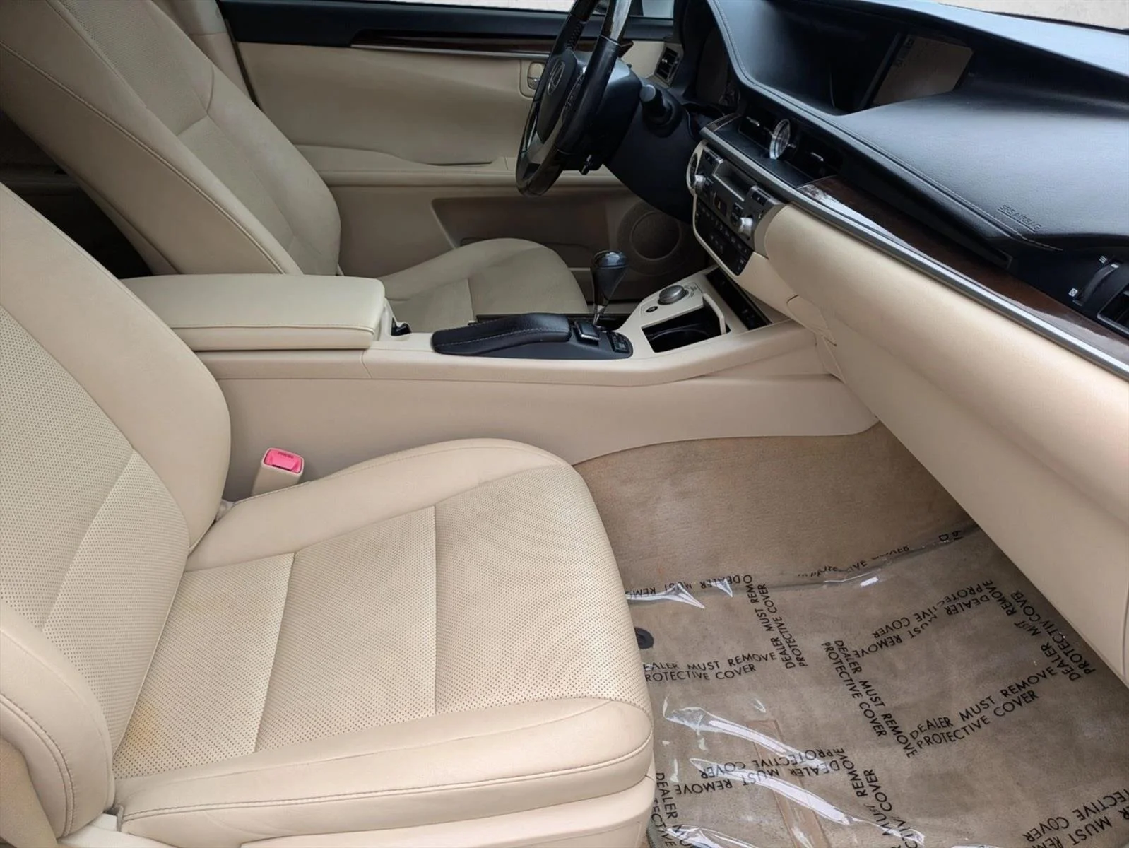 Used 2014 Starfire Pearl Lexus  image 19