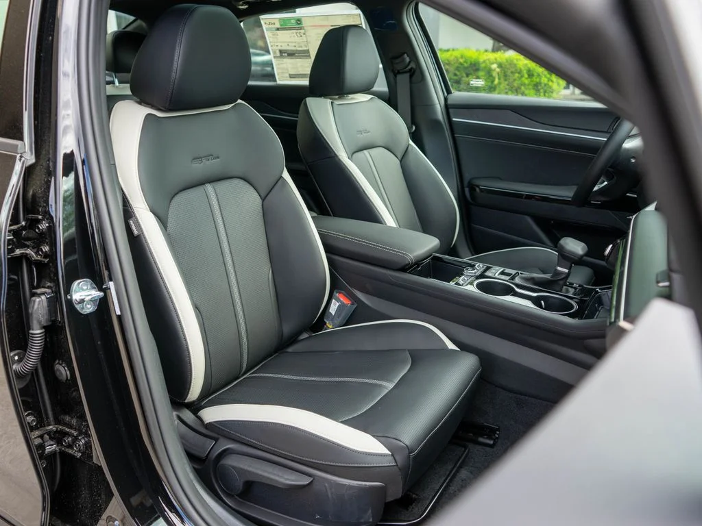 New 2026 Aurora Black Pearl Kia GT-Line AWD image 9