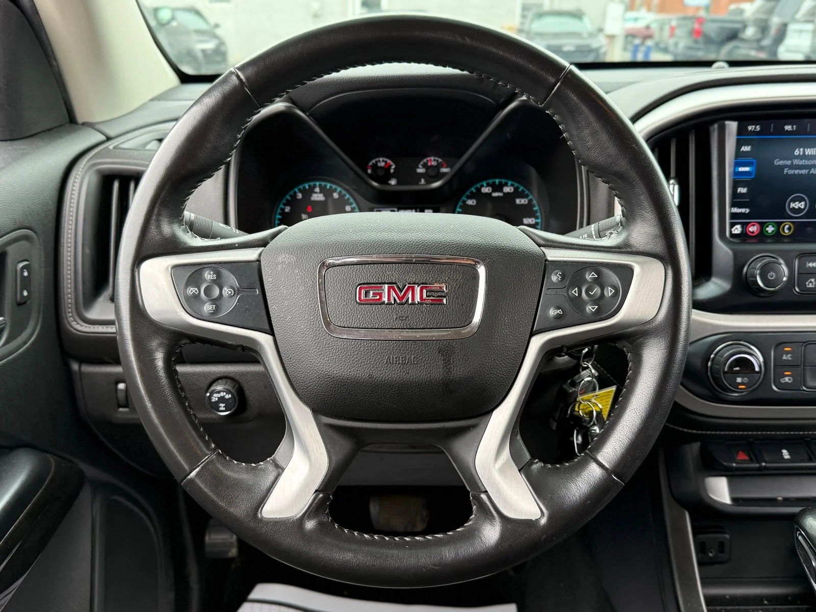 Used 2022 Beige GMC Elevation image 16
