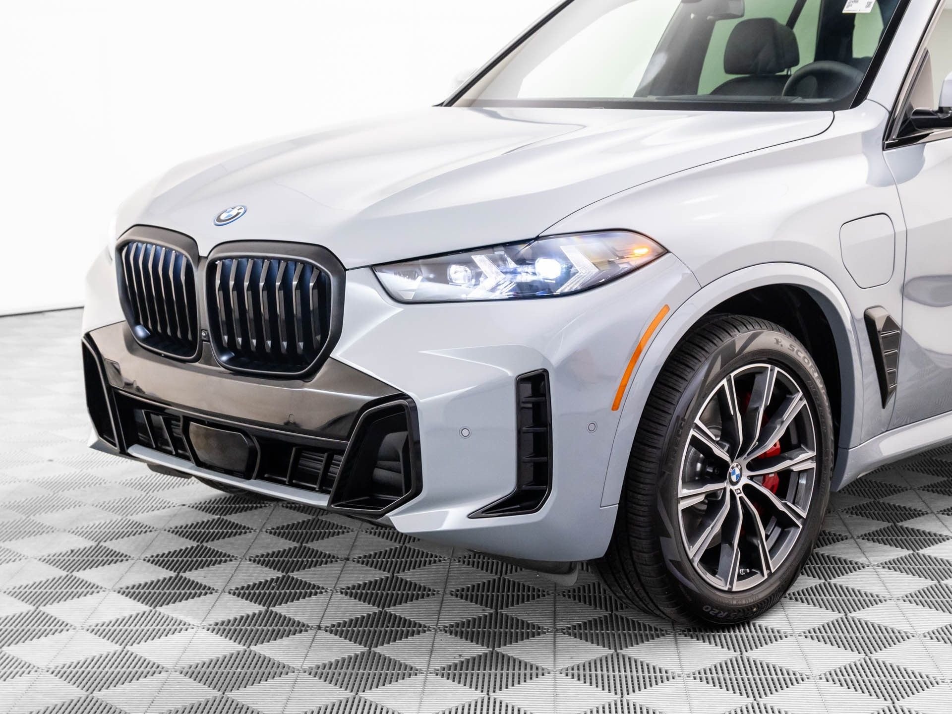 New 2026 Brooklyn Grey Metallic BMW xDrive50e image 36