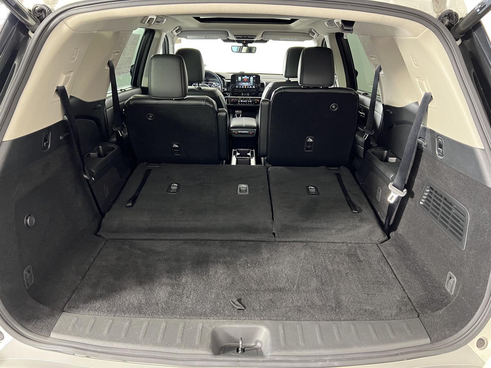 Used 2023 Pearl White Tricoat Nissan SL image 30