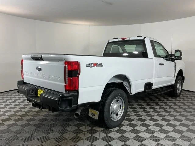 New 2026 Oxford White Ford XL image 4