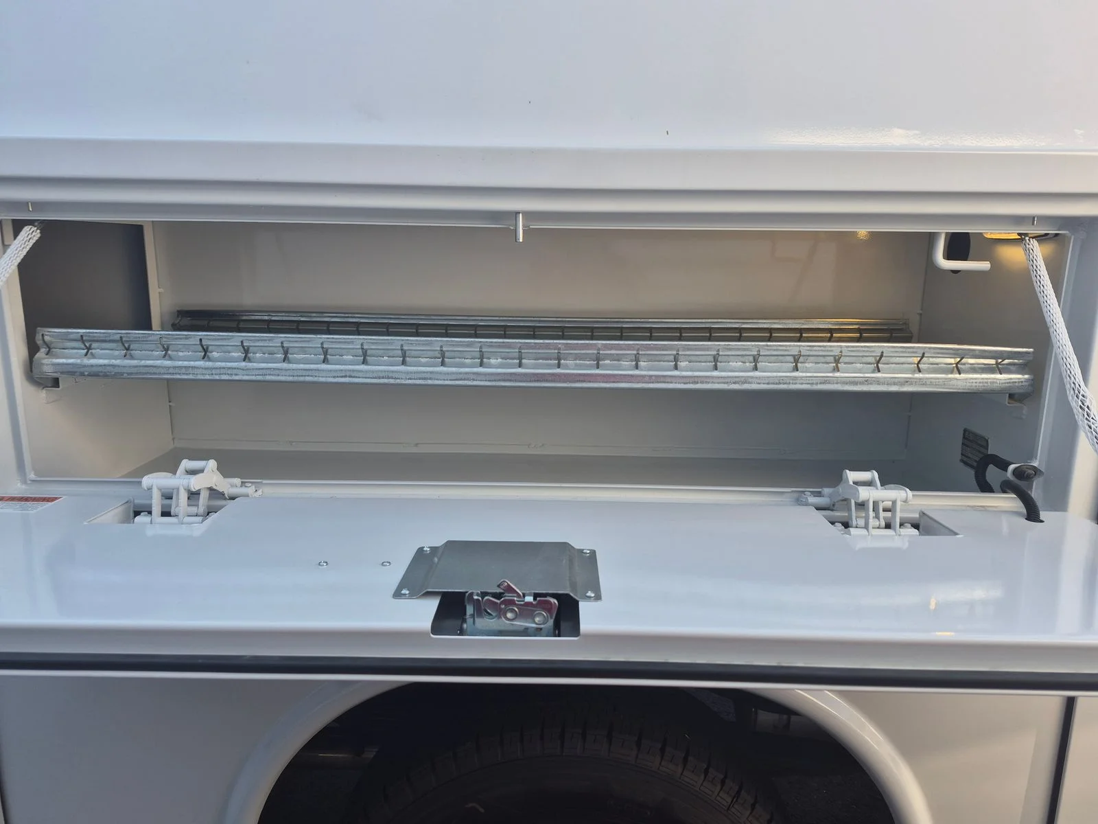 New 2027 Oxford White Ford CSV BODY image 10