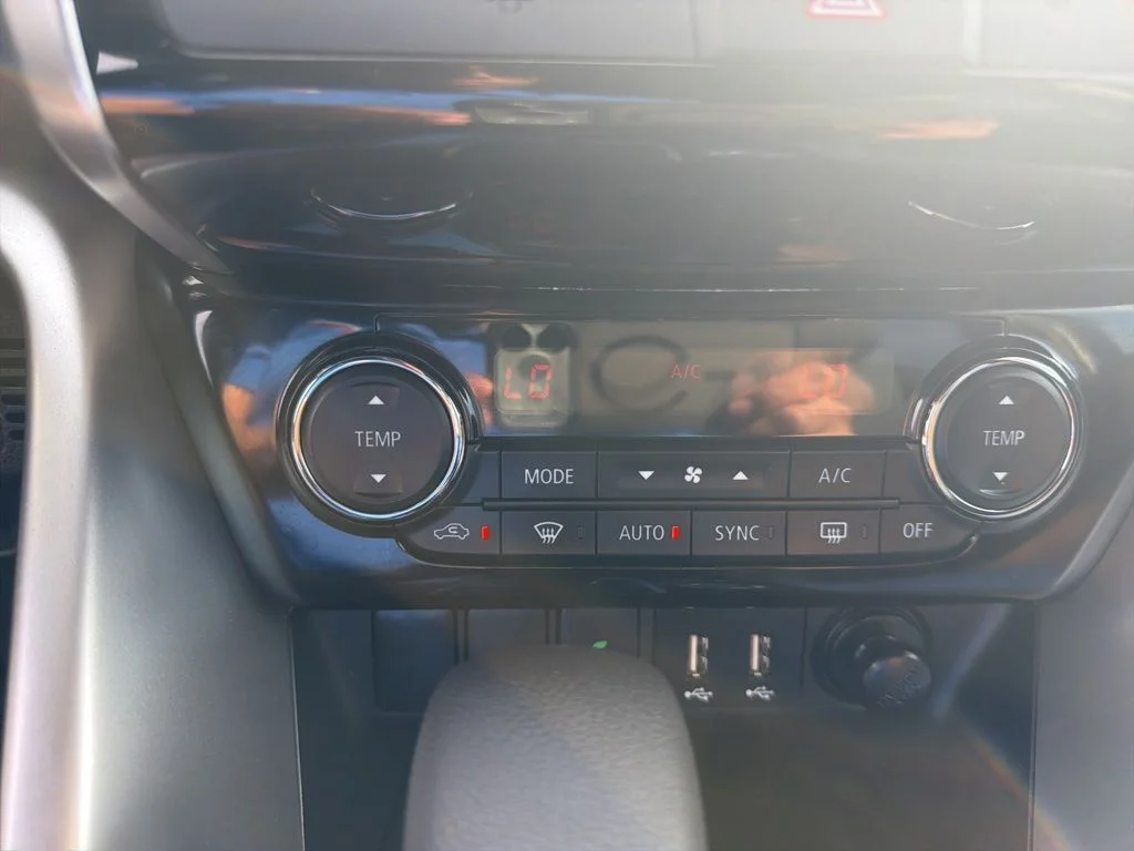 Used 2025 Blue Mitsubishi SE image 23