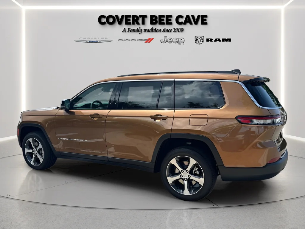 New 2026 Copper Shino Metallic Clear-Coat Exterior Paint Jeep Limited image 8